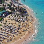 CDP reconoce a Luis José Chávez, presidente de FIPETUR,con la medalla al mérito periodístico