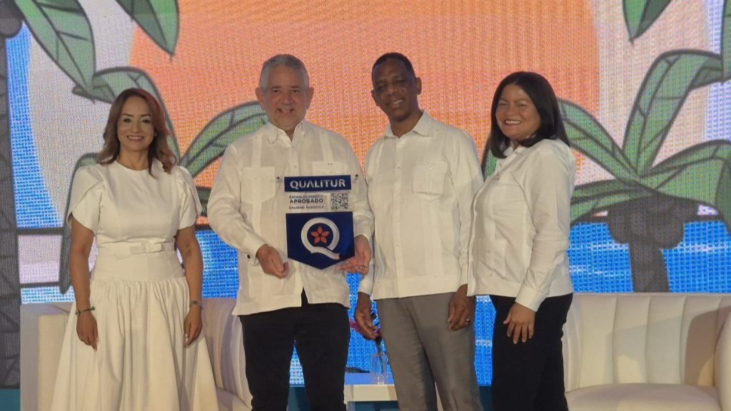 MITUR otorga certificación Qualitur al hotel Lopesan Costa Bávaro