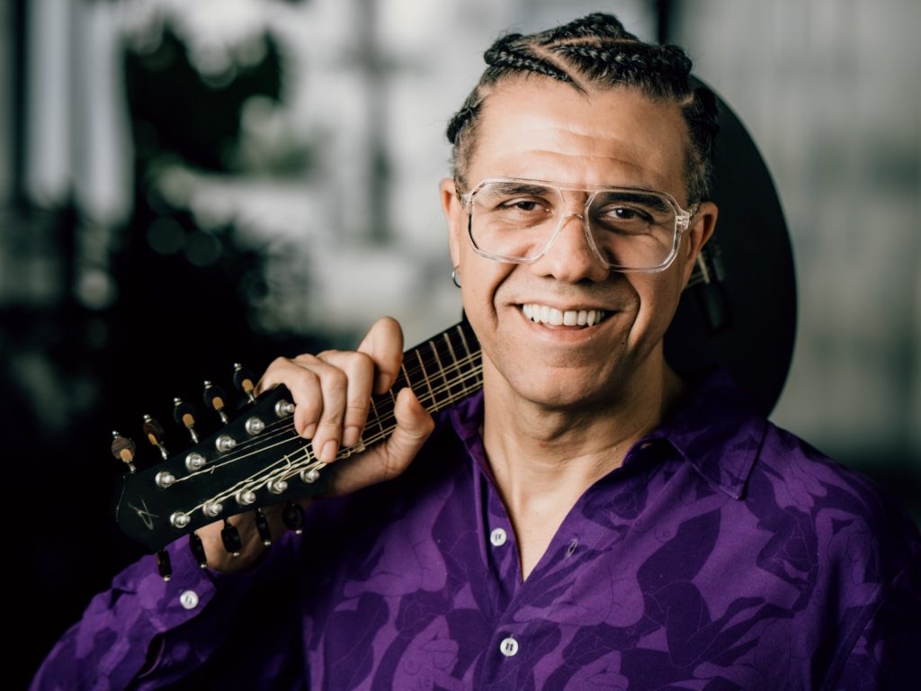 El mandolinista Hamilton de Holanda lanza su nuevo álbum “Nova” y realiza gira por Europa, del 9 al 30 de julio de 2026