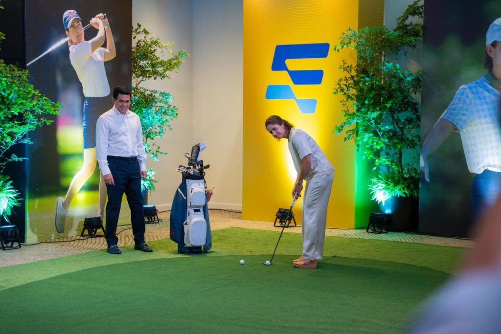 El ministro de Turismo de República Dominicana, David Collado, destaca la trayectoria y visita de la legendaria golfista mexicana Lorena Ochoa